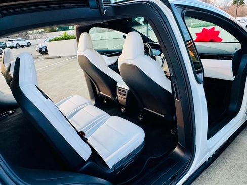 Used 2020 Tesla Model X Long Range image 28