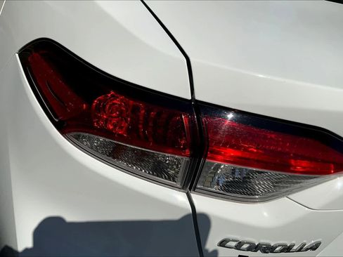 Used 2022 Toyota Corolla LE image 27