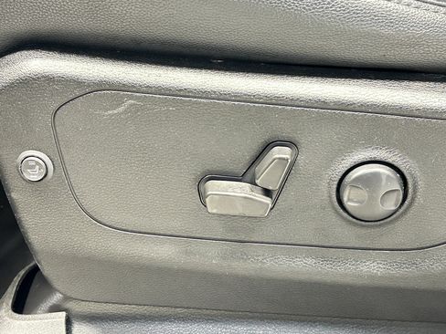 Used 2022 RAM 1500 Big Horn AWD/4WD image 16