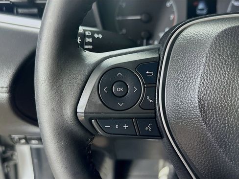 Used 2024 Toyota Corolla Cross LE image 22