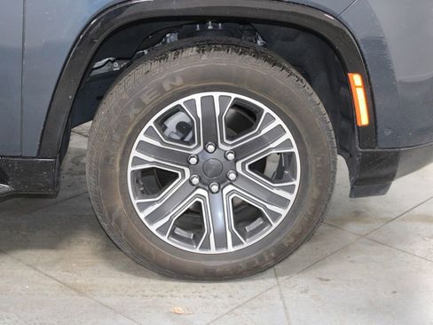 Used 2024 Jeep Wagoneer Series II image 13