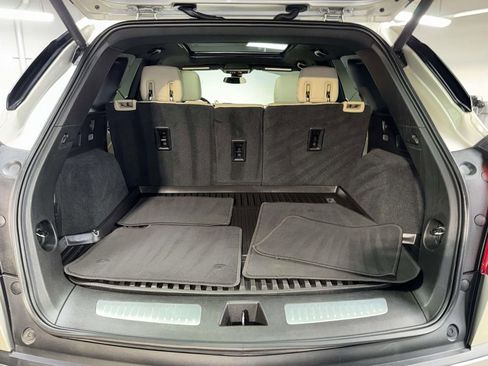 Used 2017 Cadillac XT5 Luxury w/ Driver Awareness Package image 16