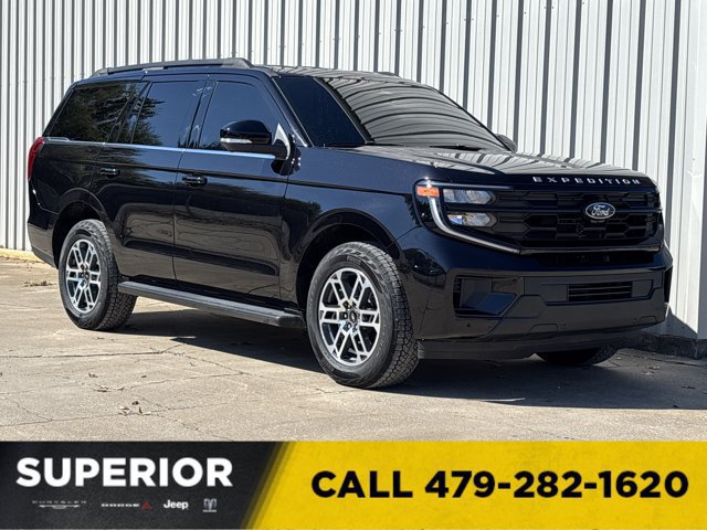 Used 2026 Ford Expedition Active AWD/4WD image 1