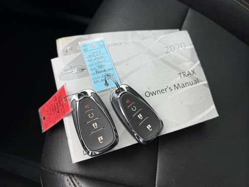 Used 2020 Chevrolet Trax Premier image 24