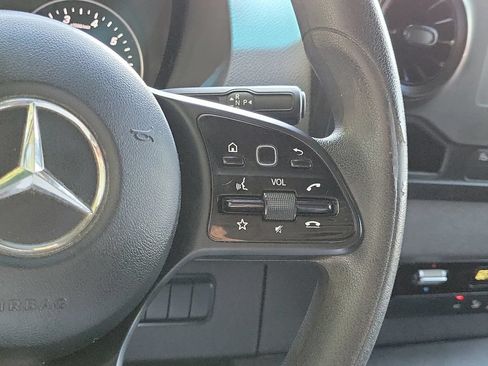 Used 2023 Mercedes-Benz Sprinter 2500 image 33