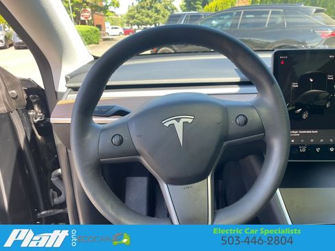 Used 2020 Tesla Model Y Long Range AWD/4WD image 37