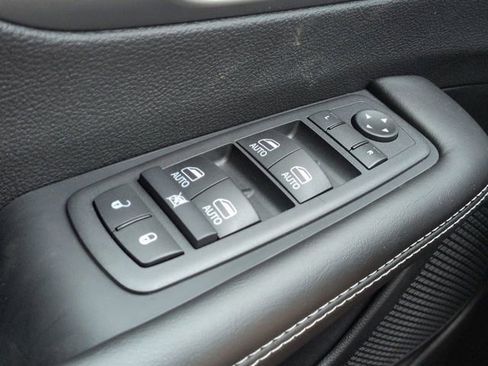 New 2027 Chrysler Pacifica Select FWD image 23