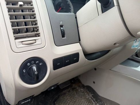 Used 2009 Ford Escape XLT FWD image 8