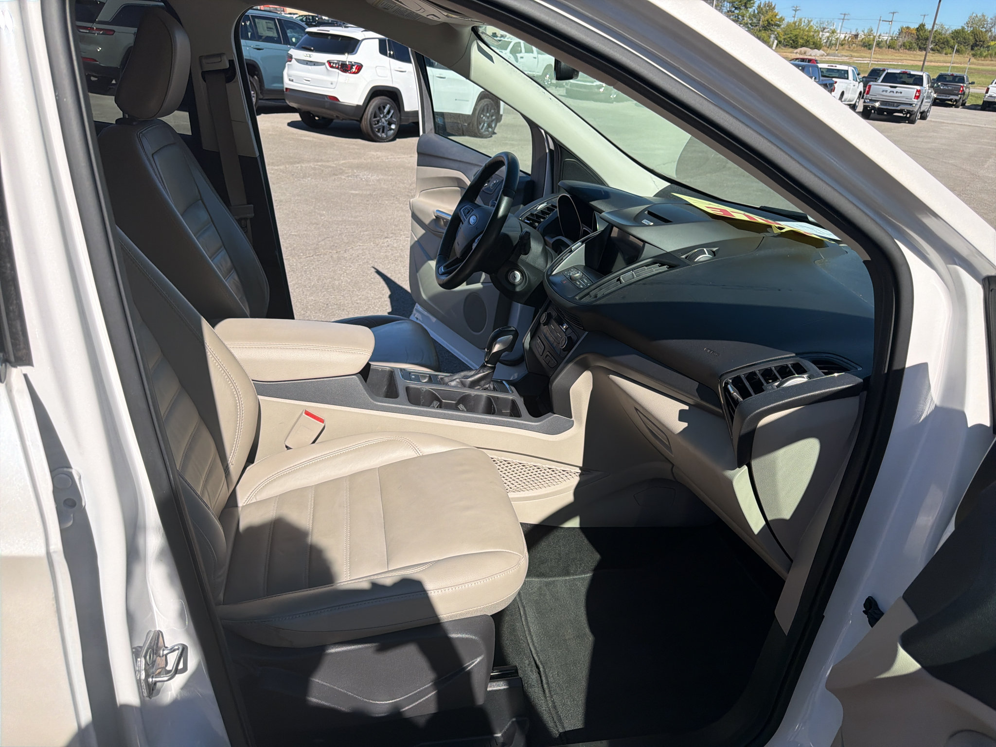 Used 2018 Ford Escape SEL w/ Ford Safe & Smart Package FWD image 18