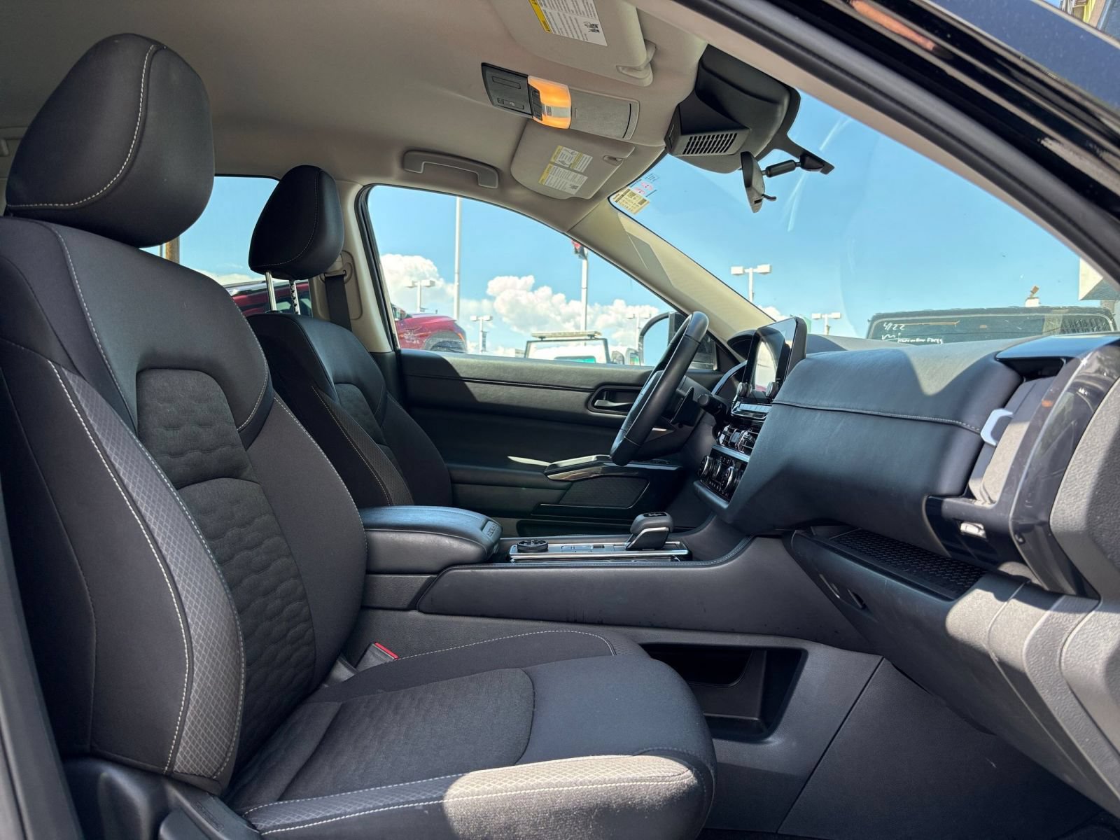 Used 2025 Nissan Pathfinder SV AWD/4WD image 38