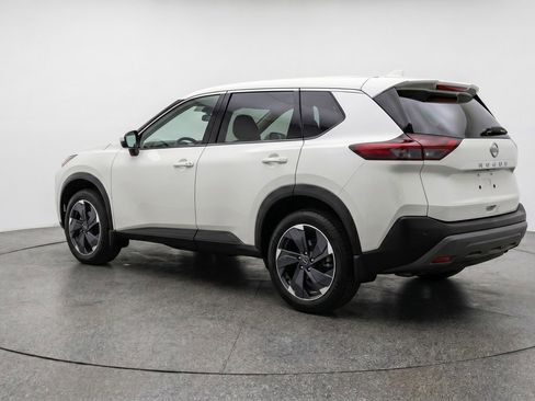 Used 2025 Nissan Rogue SV AWD/4WD image 6