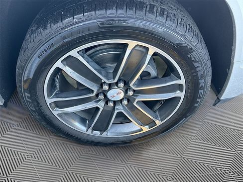 Used 2017 GMC Acadia Denali w/ Technology Package image 35