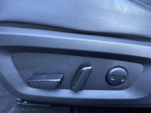 Used 2024 Mitsubishi Outlander SE image 12