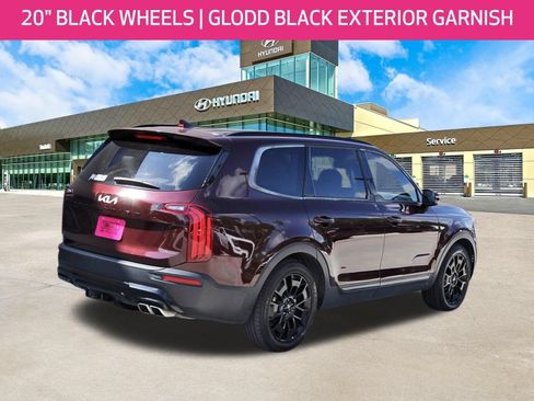 Used 2022 Kia Telluride SX w/ Nightfall Edition Package AWD/4WD image 5
