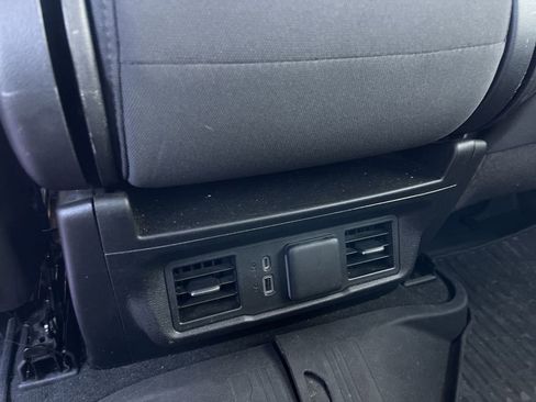 Used 2023 GMC Sierra 1500 SLE image 21