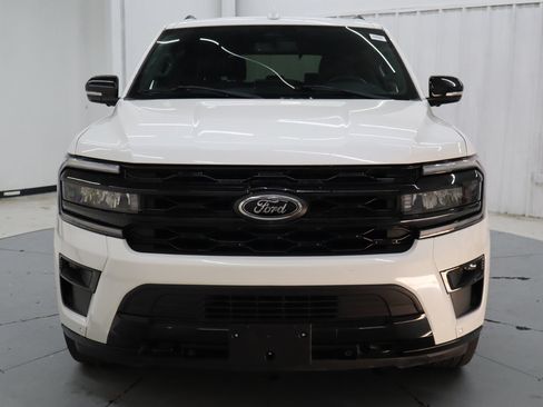 Used 2022 Ford Expedition Limited AWD/4WD image 9