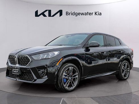 Used 2025 BMW X2 xDrive28i AWD/4WD image 3