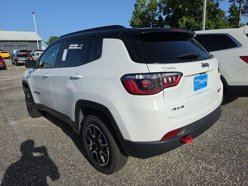 Used 2024 Jeep Compass Trailhawk AWD/4WD image 3