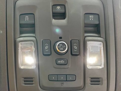 Used 2022 Cadillac Escalade Premium Luxury AWD/4WD image 26