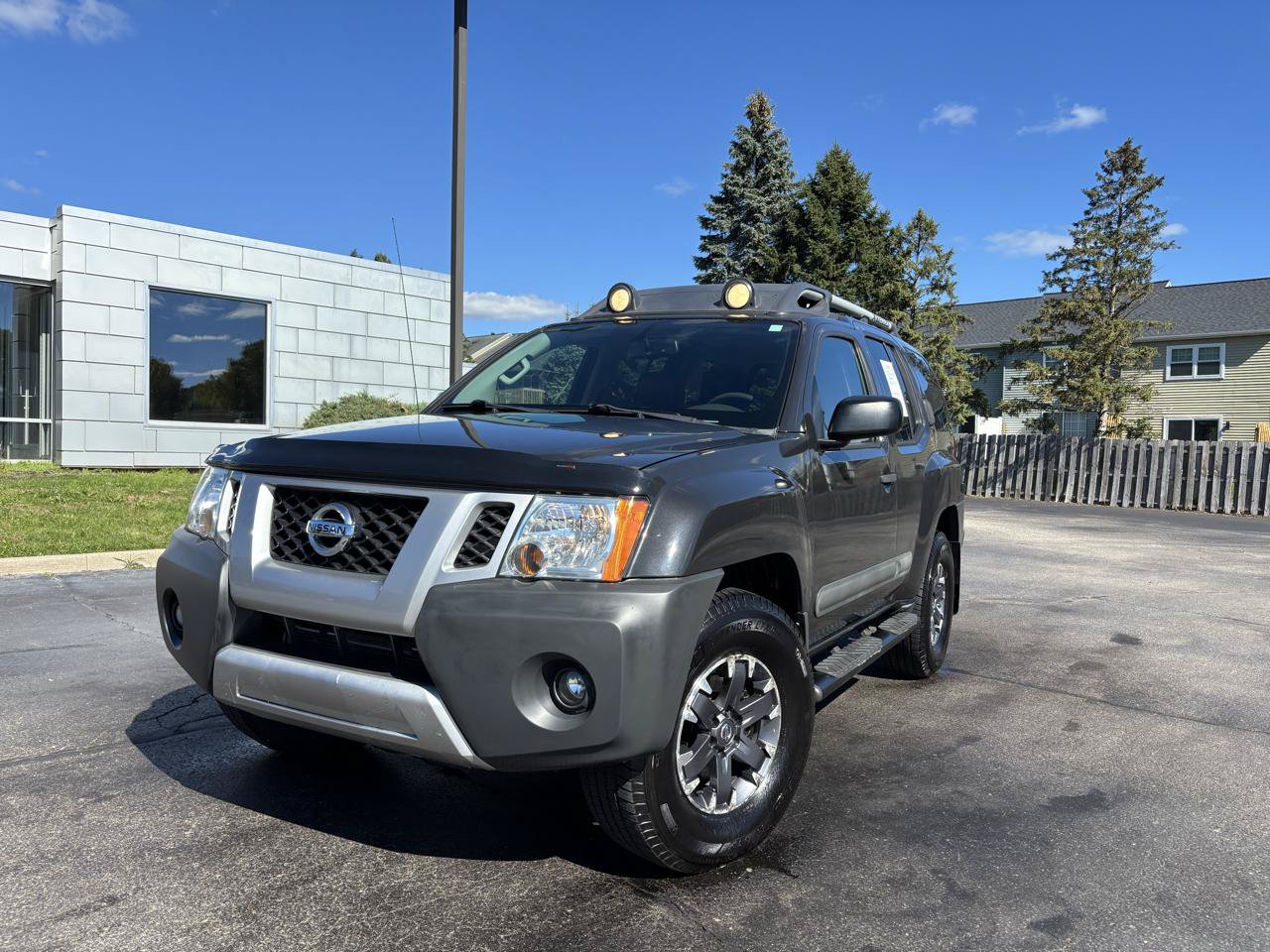 Used 2014 Nissan Xterra PRO-4X w/ Pro-4x Leather Package AWD/4WD image 2