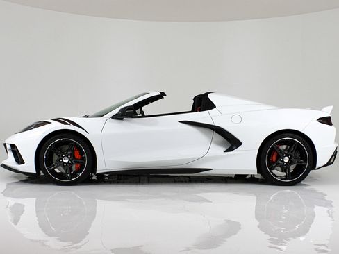Used 2022 Chevrolet Corvette Stingray Premium Conv w/ Z51 Performance Package RWD image 4