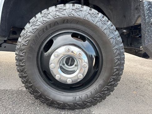 Used 2017 Ford F350 Lariat w/ Chrome Package image 10