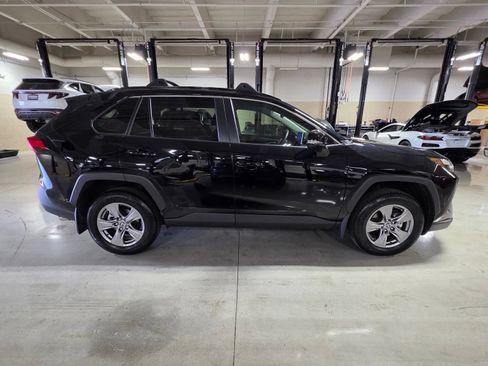 Used 2025 Toyota RAV4 XLE AWD/4WD image 8