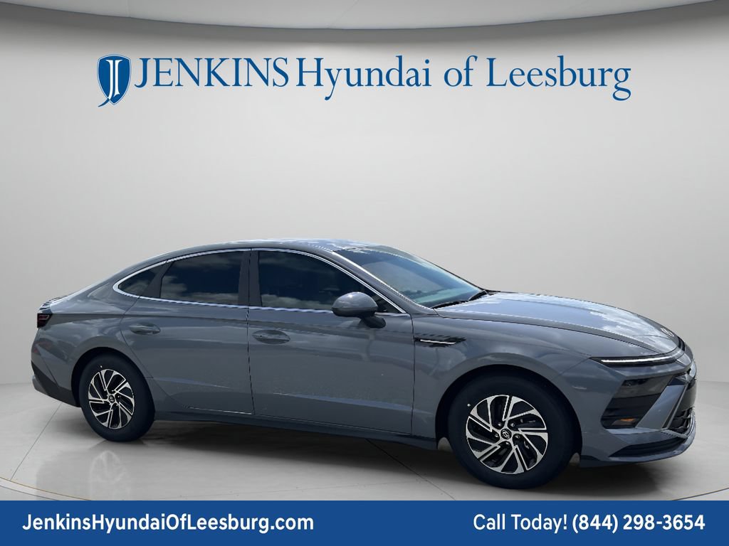 New 2026 Hyundai Sonata Blue FWD image 2
