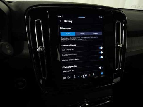 Certified 2023 Volvo XC40 B5 Plus w/ Protection Package Premier image 27