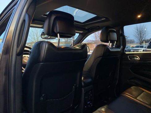 Used 2018 Jeep Grand Cherokee Limited w/ Trailer Tow Group IV image 22