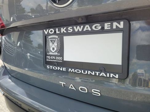 Certified 2024 Volkswagen Taos SE w/ Panoramic Sunroof Package FWD image 13