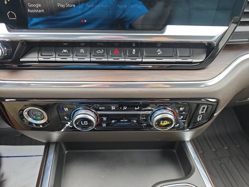 Used 2023 GMC Sierra 1500 SLT AWD/4WD image 25