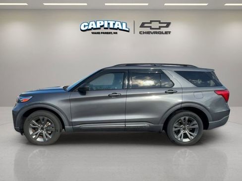 Used 2021 Ford Explorer XLT w/ Equipment Group 202A image 2