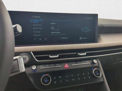 New 2025 Hyundai Sonata Limited image 16