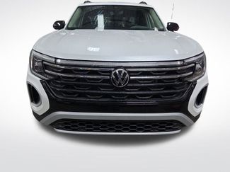 New 2026 Volkswagen Atlas Peak Edition video 2