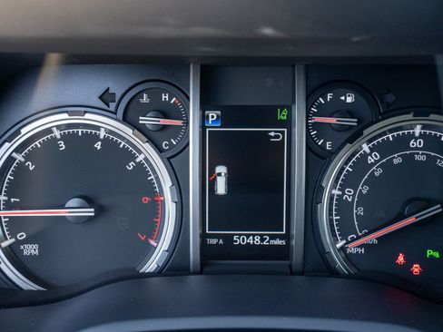 Used 2024 Toyota 4Runner Limited AWD/4WD image 34