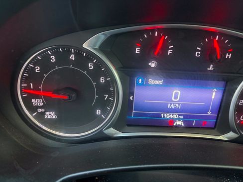 Used 2022 GMC Terrain SLE FWD image 12