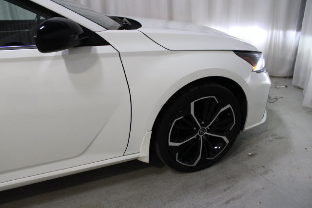 Used 2023 Nissan Altima 2.5 SR AWD/4WD image 31