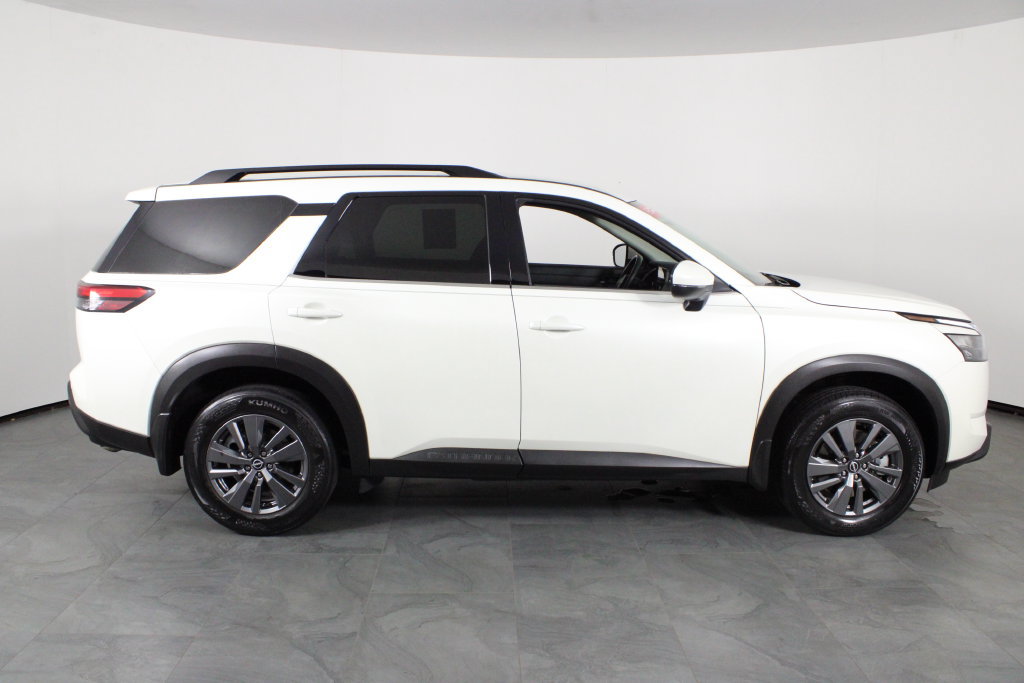Certified 2024 Nissan Pathfinder SV FWD image 12