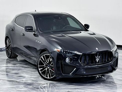 Used 2019 Maserati Levante Trofeo AWD/4WD image 3