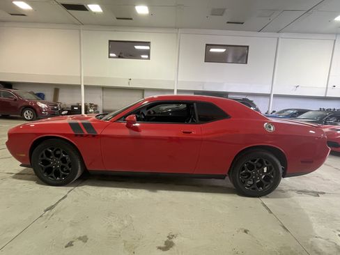 Used 2009 Dodge Challenger R/T image 5