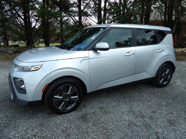 Used 2021 Kia Soul S FWD image 1