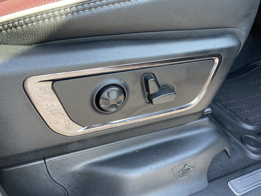 Used 2025 RAM 1500 Limited AWD/4WD image 33