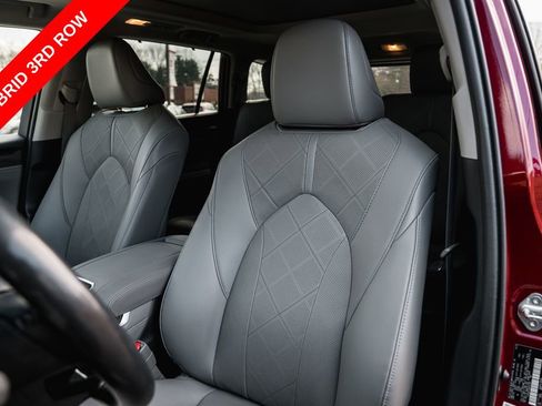 Certified 2021 Toyota Highlander Platinum AWD/4WD image 27