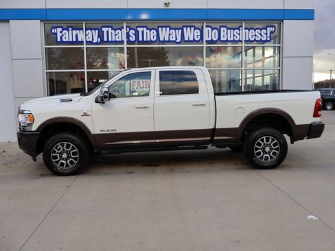 Used 2024 RAM 2500 Limited w/ Towing Technology Group image 7