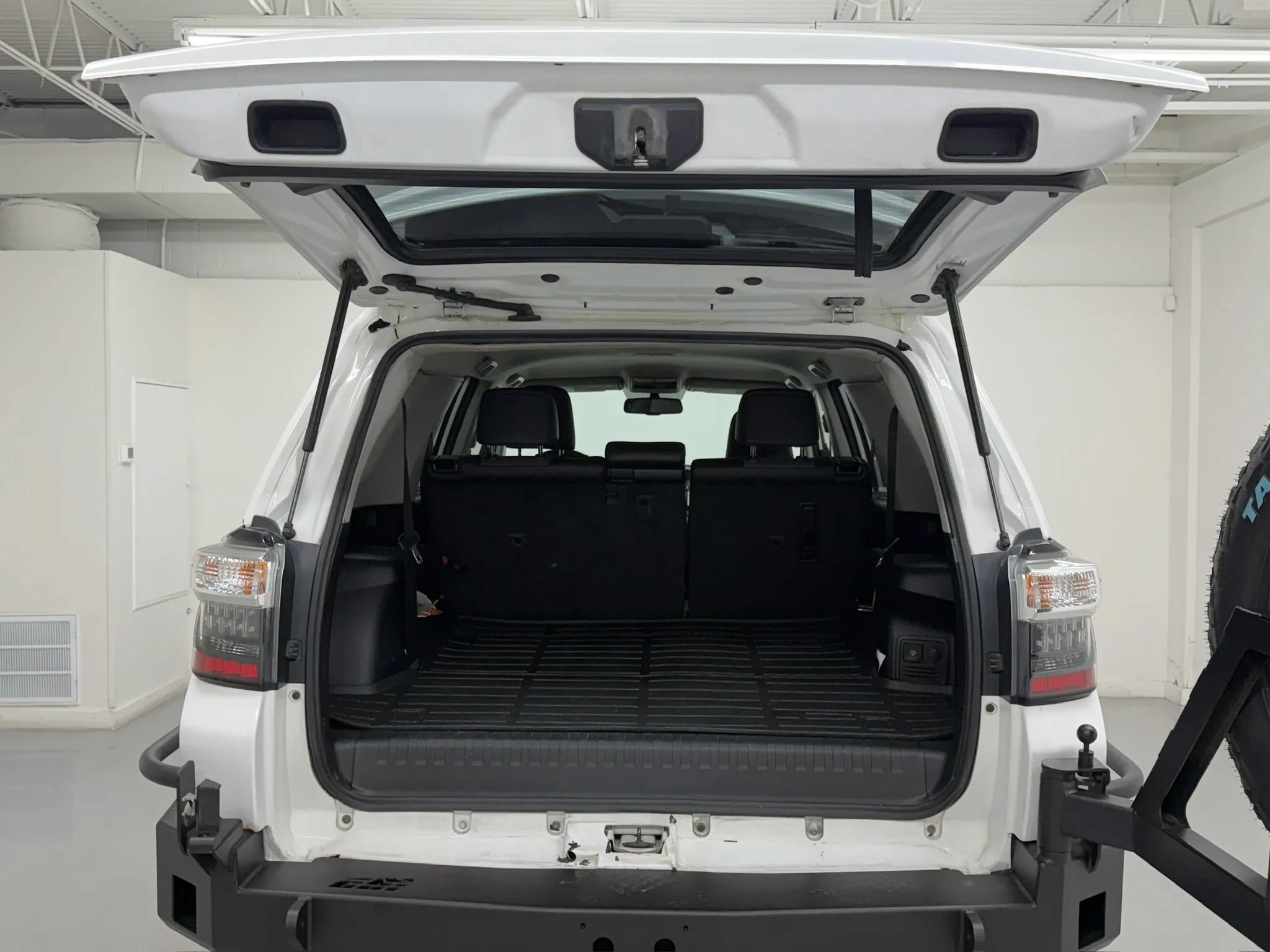 Used 2016 Toyota 4Runner SR5 Premium AWD/4WD image 76