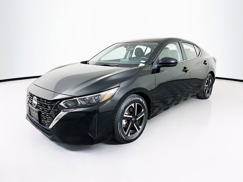 Used 2025 Nissan Sentra SV FWD image 3
