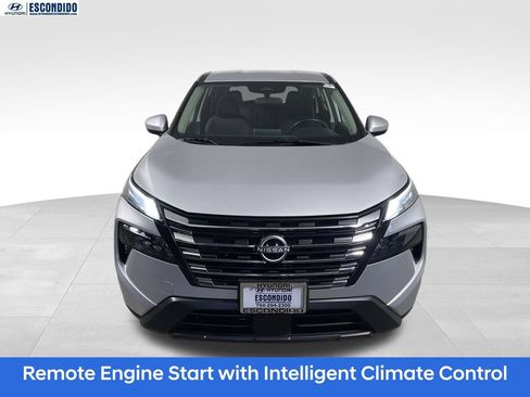 Used 2025 Nissan Rogue SV FWD image 8