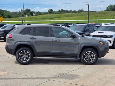 Used 2022 Jeep Cherokee Trailhawk w/ Sound & Nav Group AWD/4WD image 10