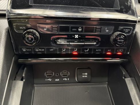 New 2025 Jeep Grand Cherokee Laredo X w/ Luxury Tech Group I image 30